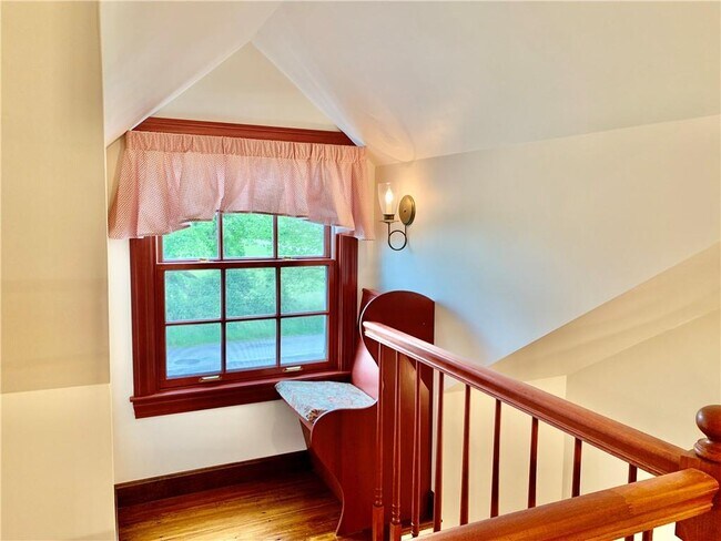 Building Photo - 6 Butts Rock Rd