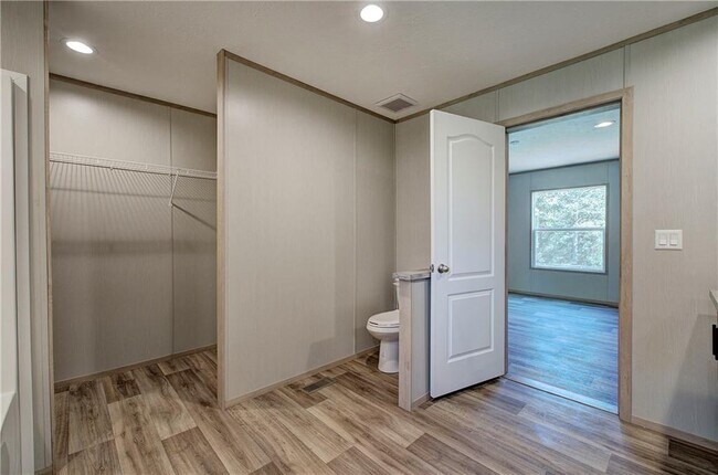 Building Photo - 81 Popham Rd