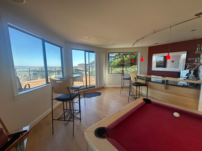 Building Photo - 304 Twin Peaks Blvd