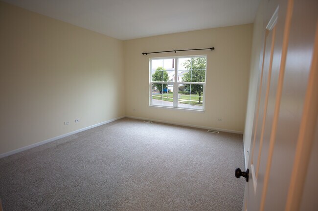 Building Photo - 23045 Ironwood Dr
