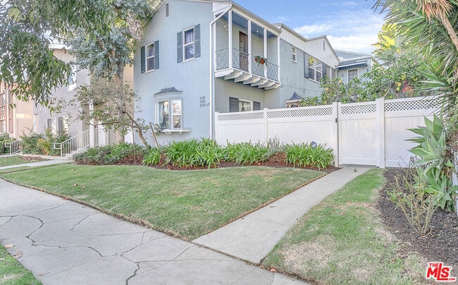 Building Photo - 1125 1/2 Glenville Dr