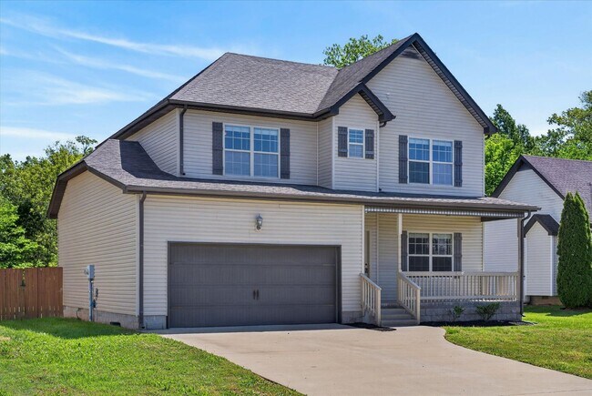 Building Photo - Pet Friendly Three Bedroom!