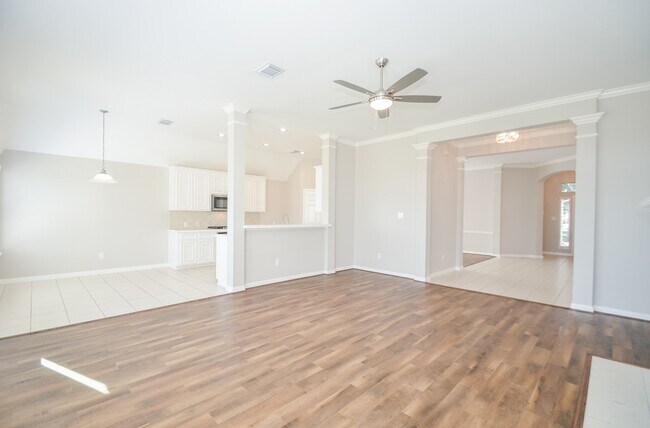 Building Photo - 2123 Thistlerock Ln