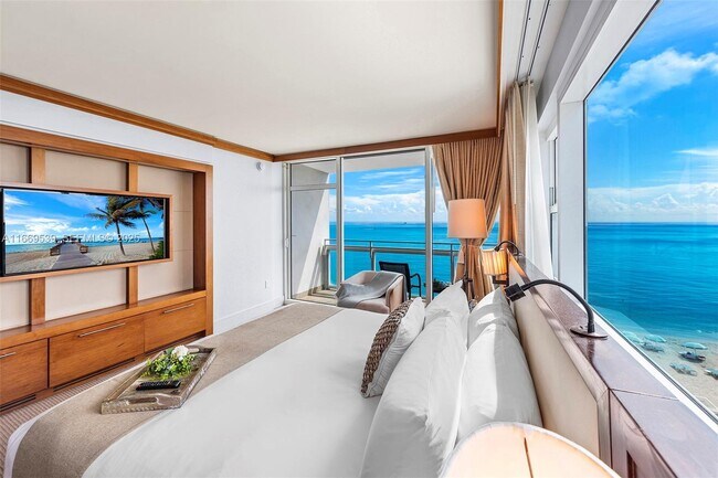 Building Photo - 6801 Collins Ave