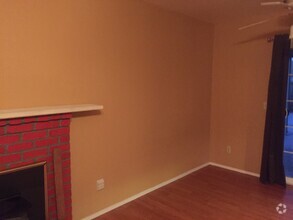 Building Photo - 1530 Burgundy Dr