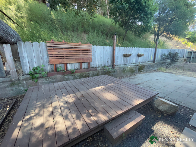 Building Photo - 3 Bedroom, 2.5 Bath Home in San Mateo near...