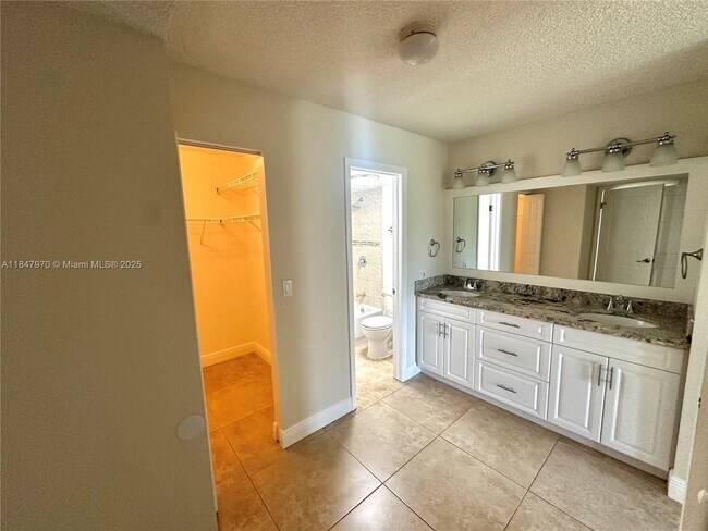 Building Photo - 21133 SW 85th Ave