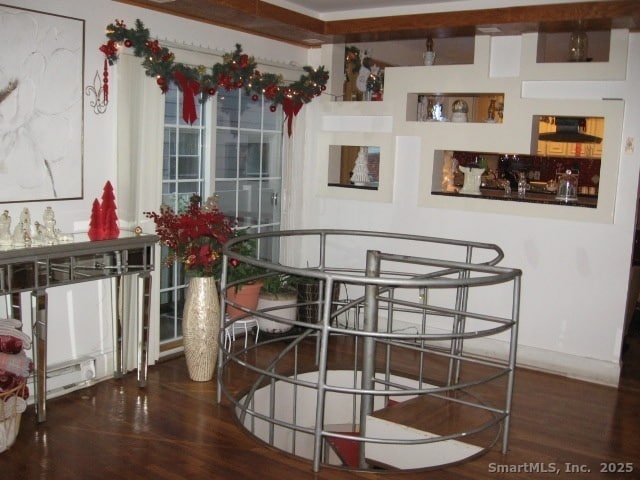 Building Photo - 105 Edin Ave