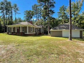 Building Photo - Fully Furnished Historic Home with Water A...