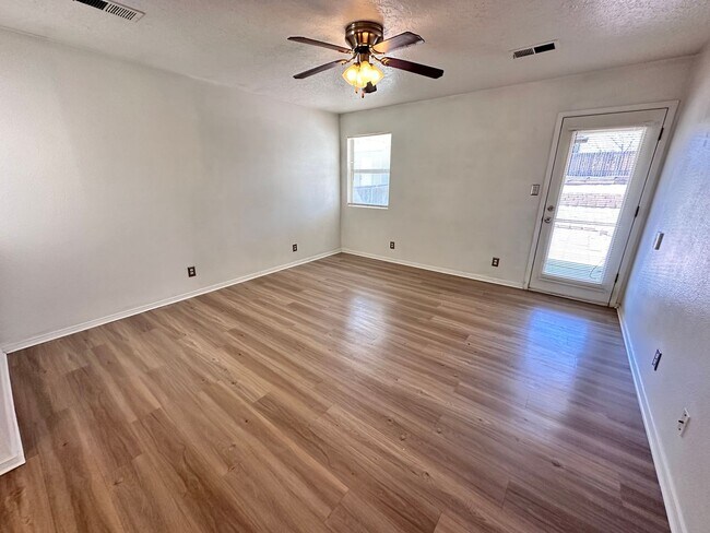 Building Photo - Move in Special 1/2 off 1st month rent! 3 Bedroom 2 Bath 2 Car Garage w/ Fenced in Yard