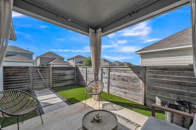 Building Photo - 5404 Golden Canary Ln