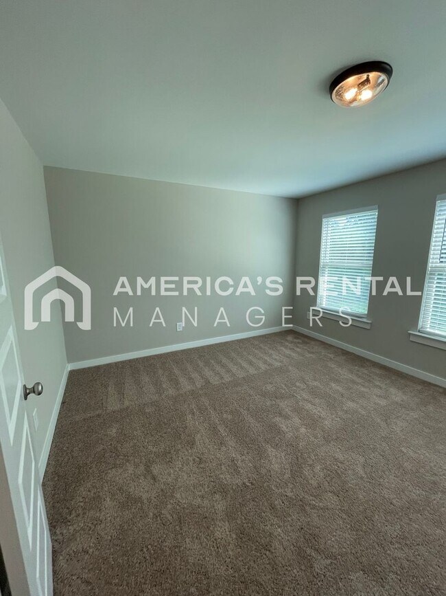 Building Photo - Home for Rent in Weaver, AL!!! Available to View Now! PRICE REDUCTION!! Sign a 13-month lease by ...