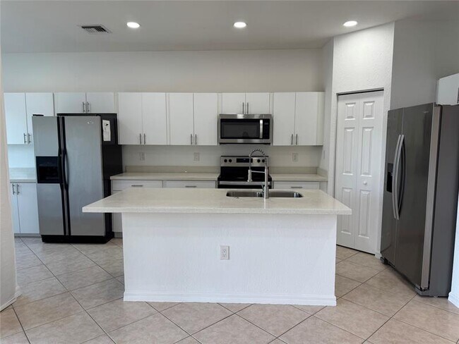 Building Photo - 4331 SW 131st Ln