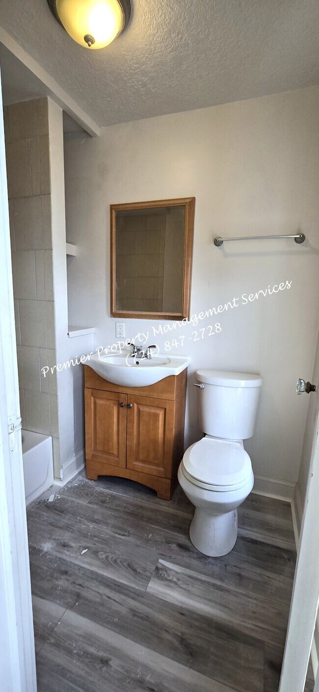 Building Photo - 331 W North St