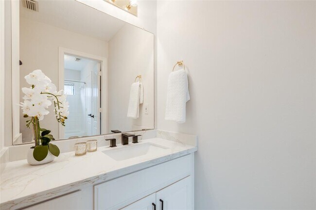 Building Photo - 5706 Cielio Bay Ct