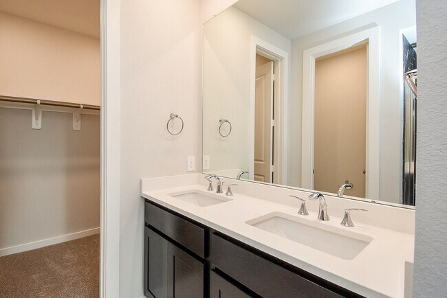 Building Photo - 3322 Verdant Ln