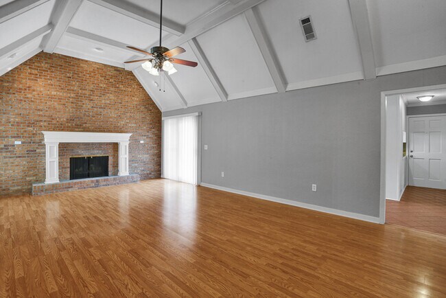 Building Photo - Beautiful Home for Lease!