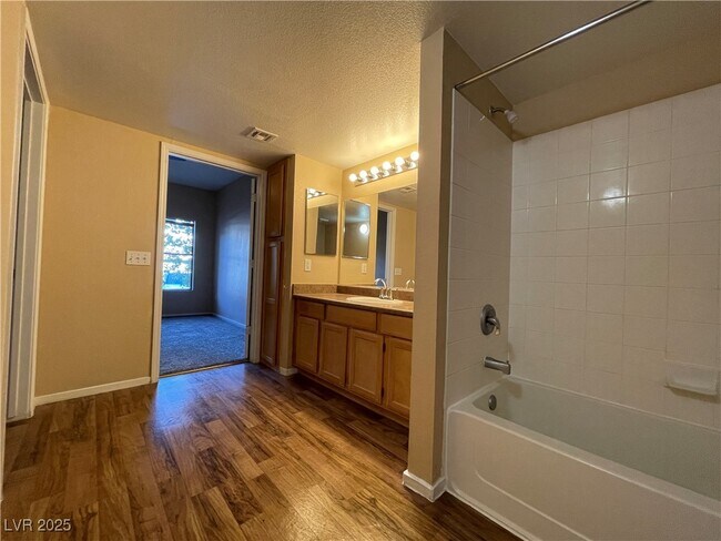 Building Photo - 45 Maleena Mesa St
