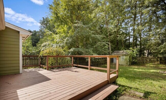 Building Photo - 1512 Maybrook Dr