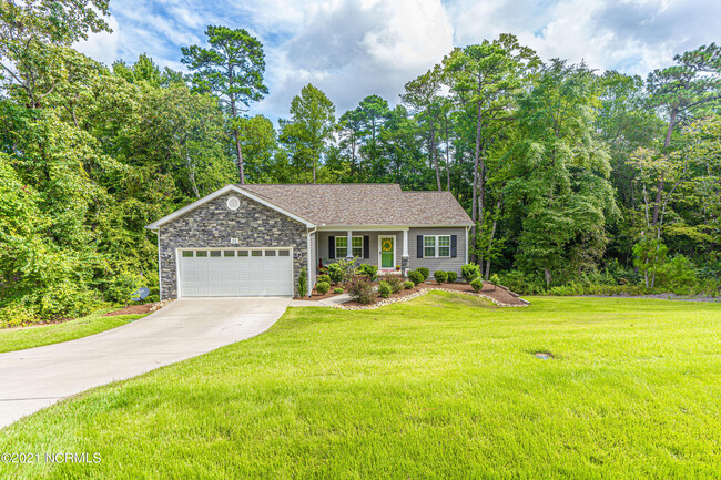 Building Photo - 55 Bridle Path Cir