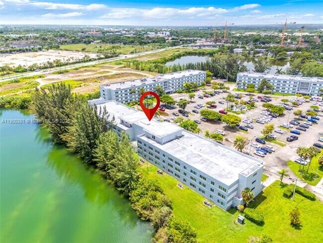 Building Photo - 14820 Naranja Lakes Blvd