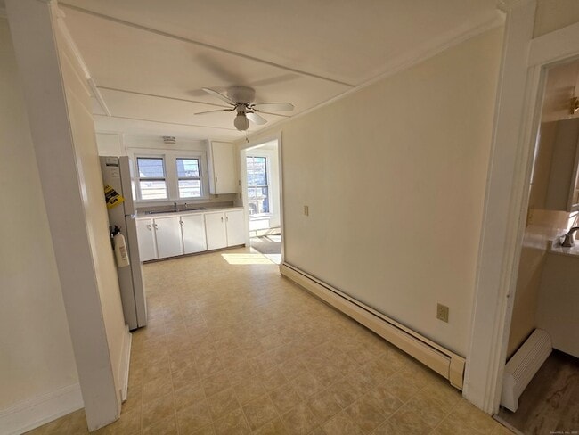 Building Photo - 110 Main St