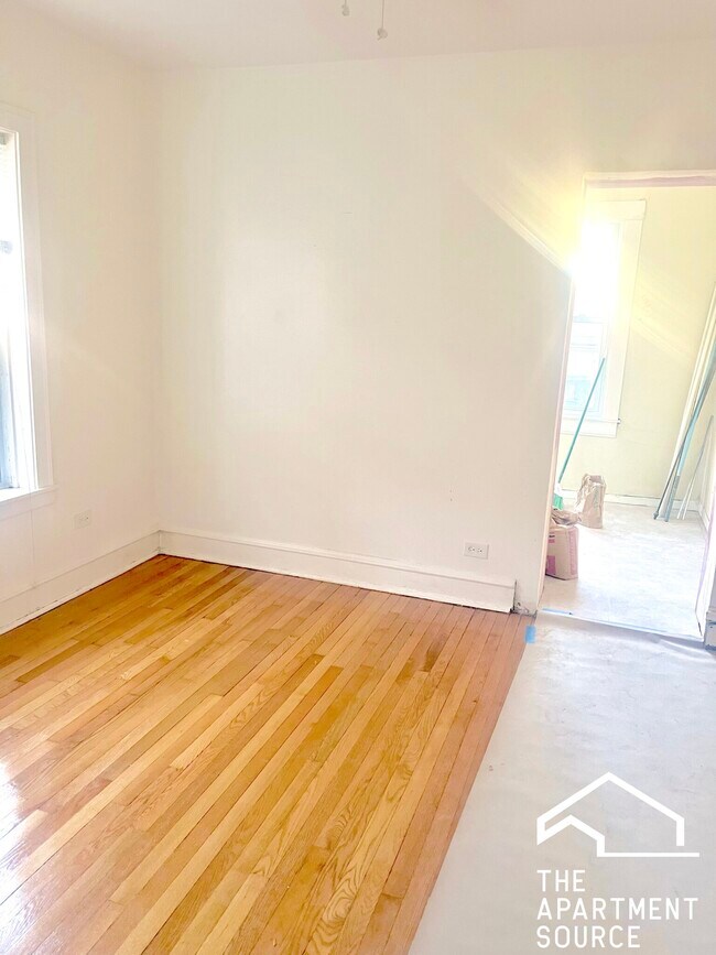 Building Photo - 5713 N Talman Ave