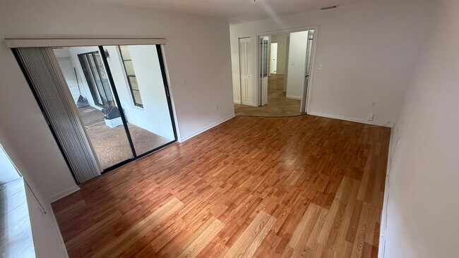 Building Photo - 10583 La Placida Dr