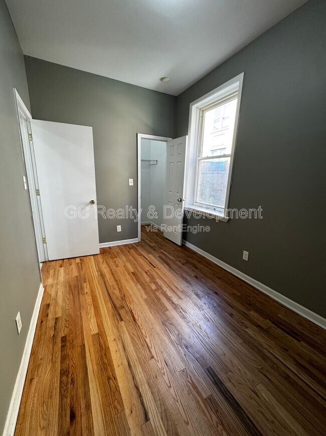 Building Photo - 11347 S King Dr