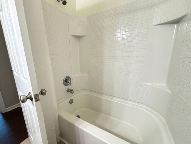 Building Photo - Available Now-Beautiful 4 BR/3BA Home