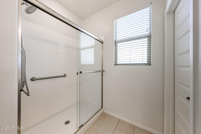 Building Photo - 14651 W Valentine St