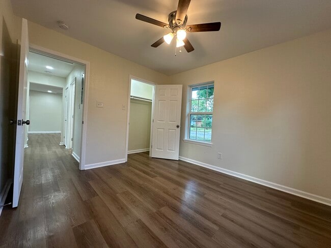 Building Photo - 1517 Bonham Dr