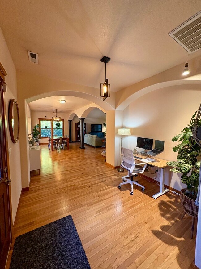 Building Photo - Spacious Luxury Home with Hardwood Floors & Outdoor Living