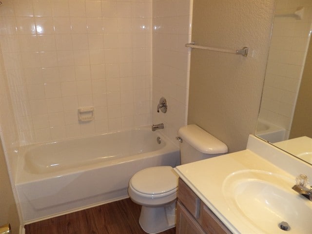 Building Photo - 1601 White Oak Rd