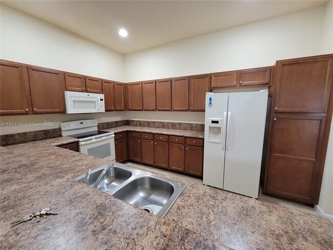 Building Photo - 9282 SW 171st Ct