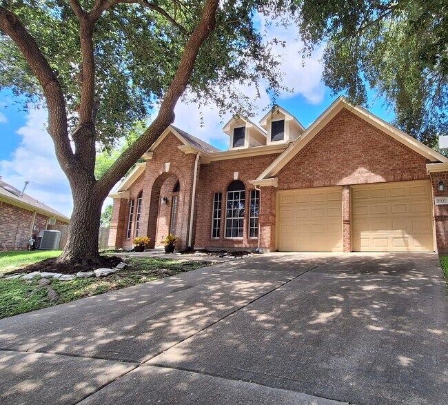 Building Photo - 17122 Canterbury Green Ct
