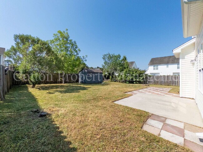 Building Photo - 448 Vallie Ln