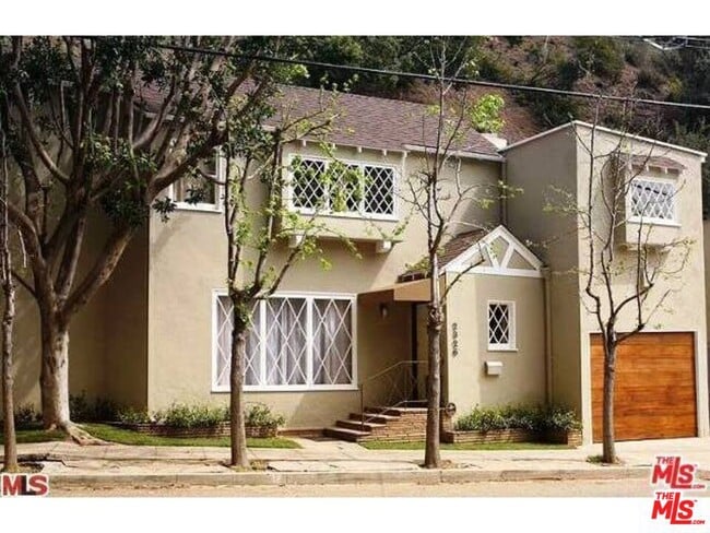 Primary Photo - 2326 Canyon Dr