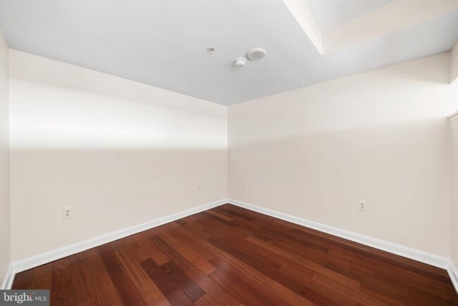 Building Photo - 22 S Front St