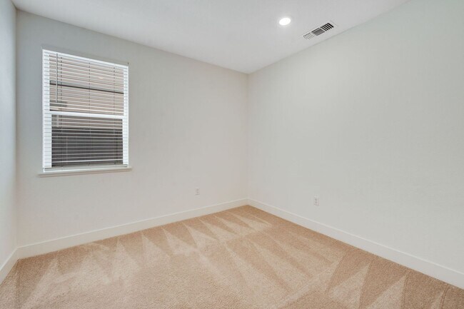 Building Photo - 2024-Built Sacramento Home with Modern Finishes & Private Backyard!