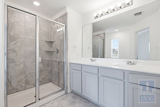 Building Photo - 15213 Spruce Frost Cv
