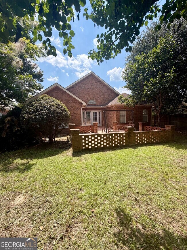 Building Photo - 213 Carrington Ln