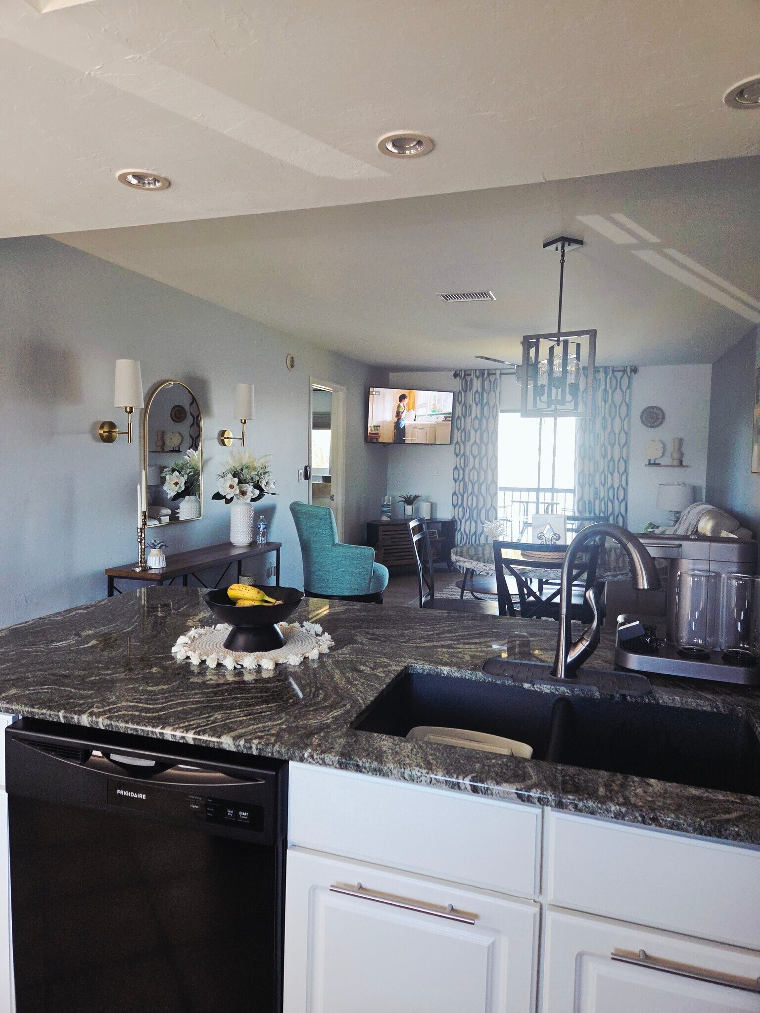 Building Photo - 25275 Rampart Blvd