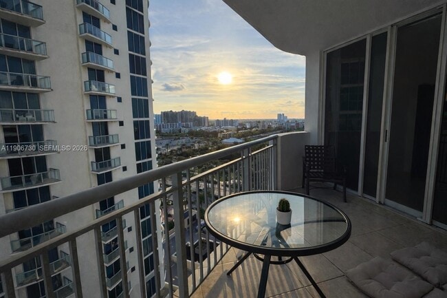 Building Photo - 17375 Collins Ave