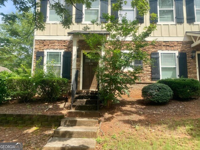 Building Photo - 236 Center Park Ln
