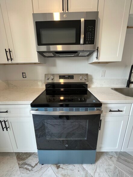 Building Photo - 3342 Silver Oak Ln