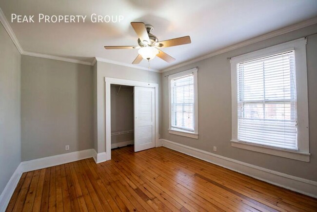 Building Photo - 512 S Lazelle St