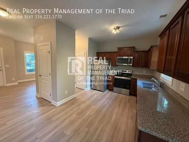 Building Photo - 2234 Nettlebrook Dr