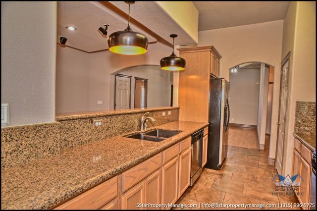 Building Photo - 3 bedroom in El Paso TX 79938
