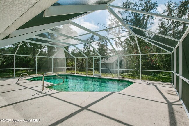 Building Photo - 5490 Wendy Lee Dr